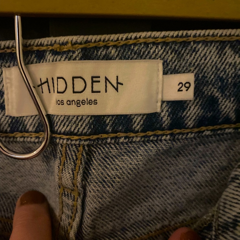 HIDDEN JEANS SIZE 29 -Never worn but ripped tag off when trying on & cant return - Picture 2 of 6